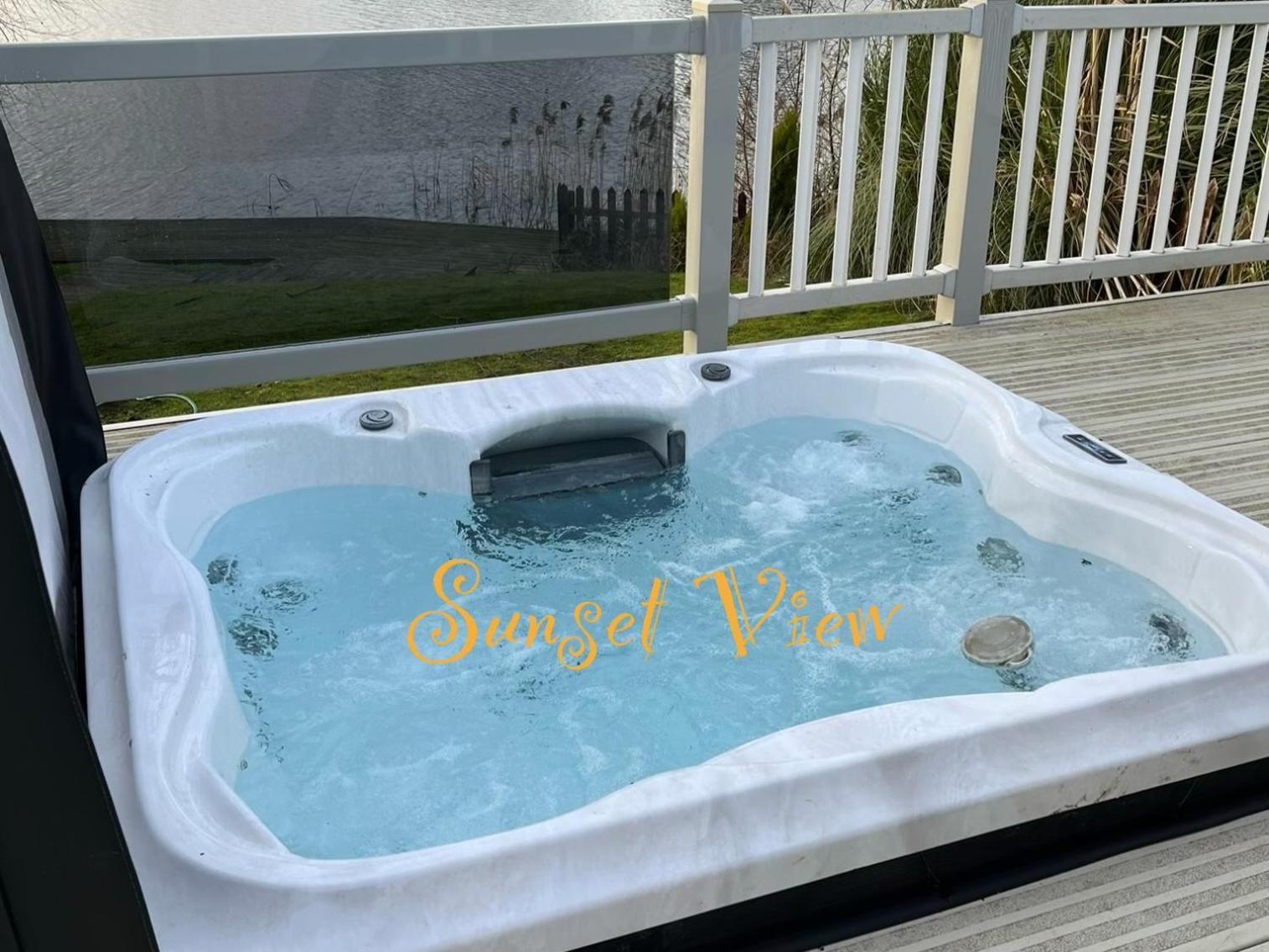 Tattershall Lakes Sunset View Caravan Lakeside, Hot Tub, Garden, Private Fishing Peg & Wifi Exterior foto